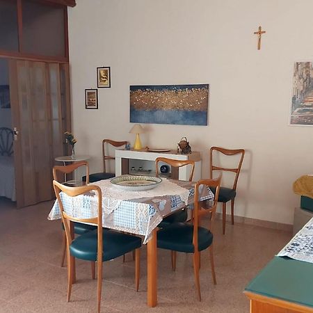 Casa Fronte Mare Puro Relax Villa Cava dʼAliga Dış mekan fotoğraf