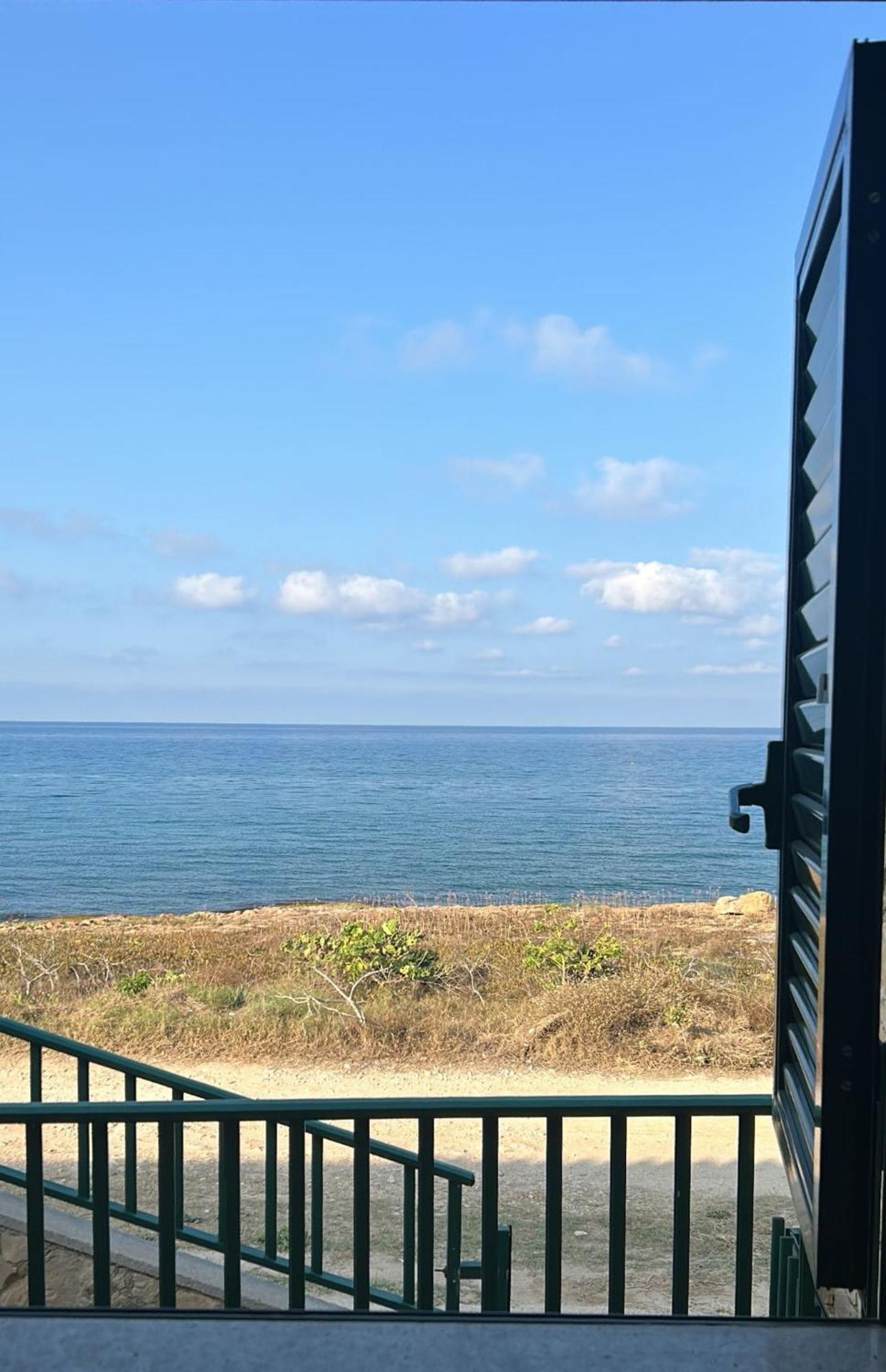 Casa Fronte Mare Puro Relax Villa Cava dʼAliga Dış mekan fotoğraf